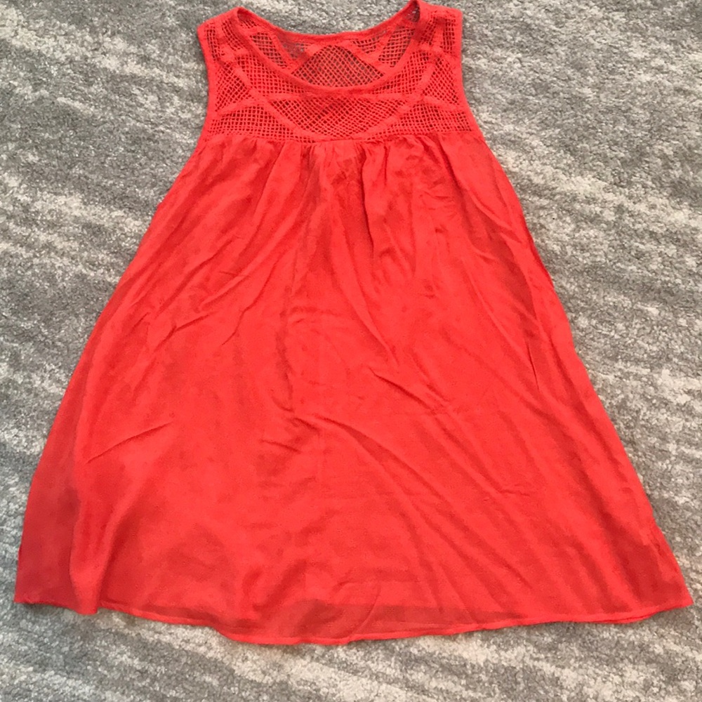 sleeveless top